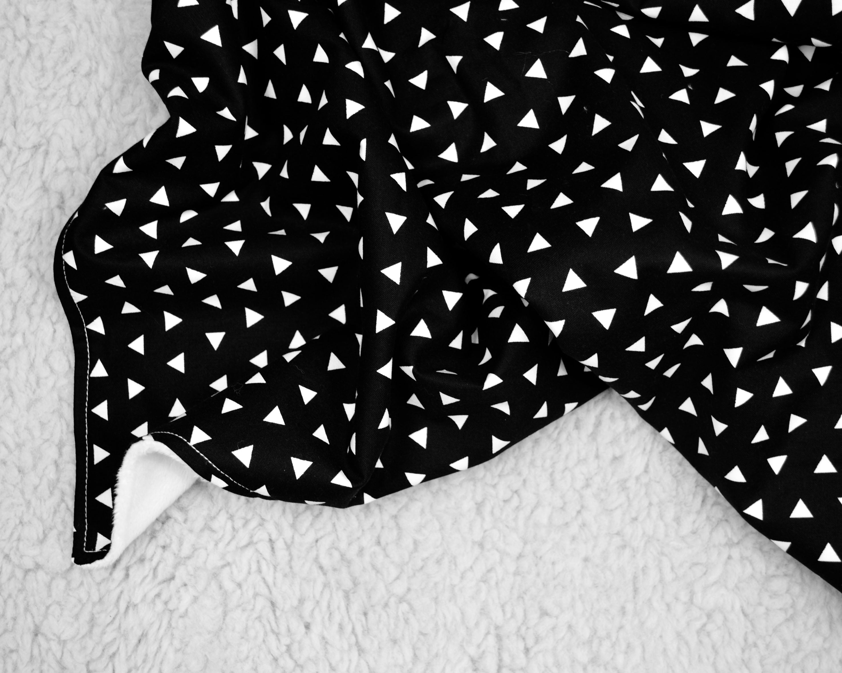 Triangle Crib Bedding Set Deluxe - Olli+Lime